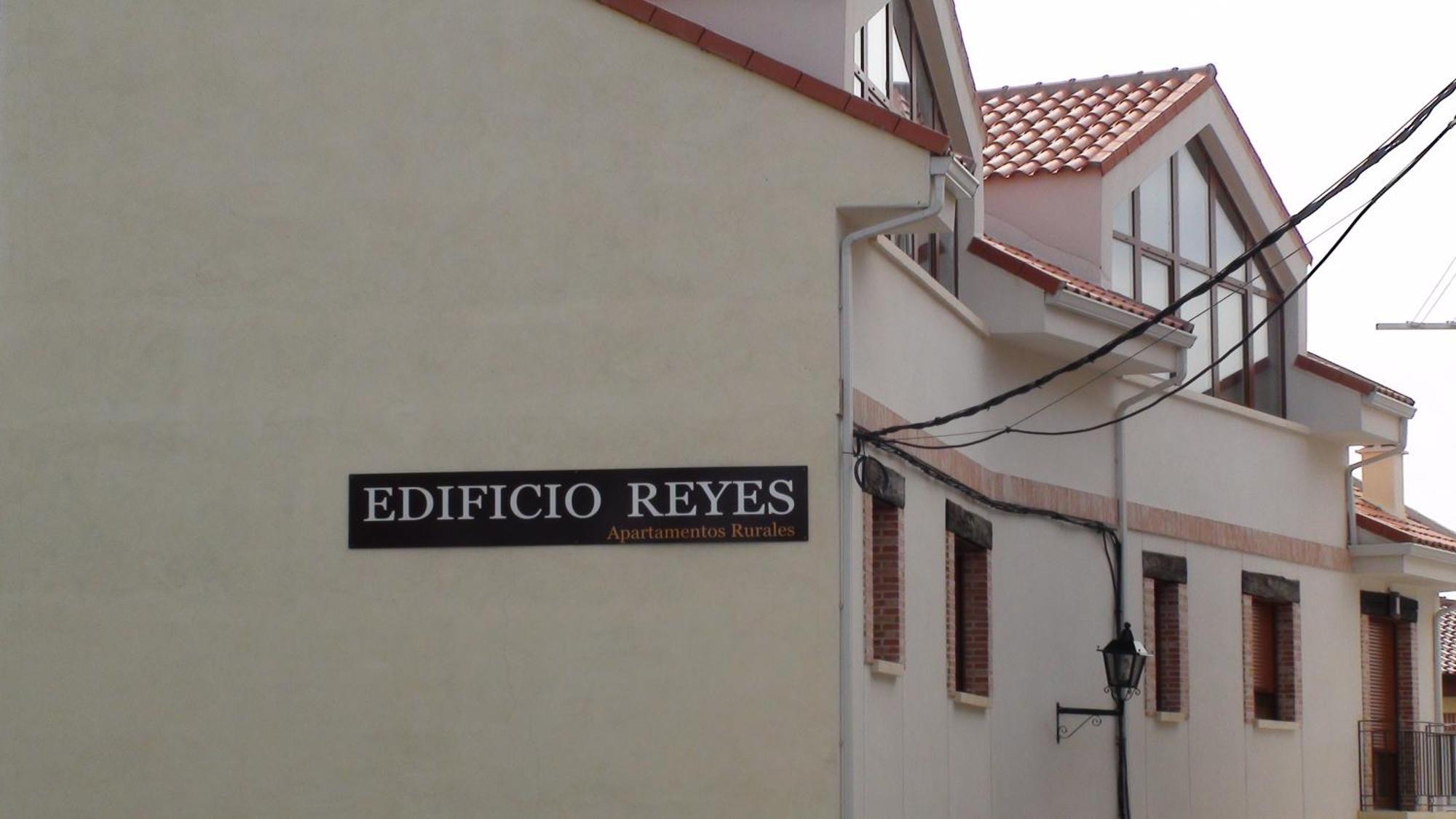 Apartment Edificio Reyes La Adrada